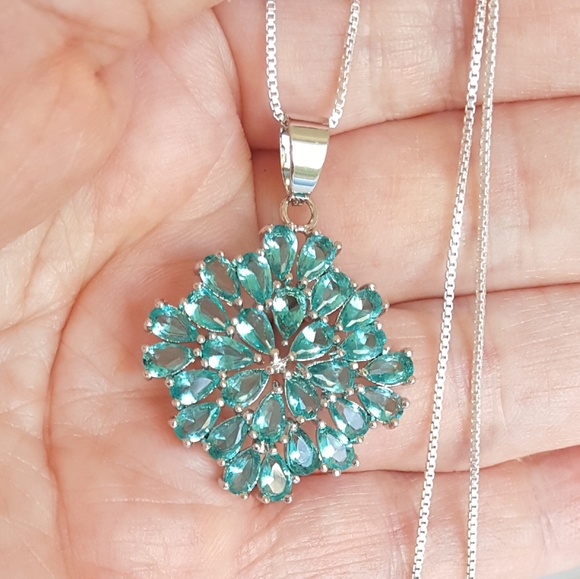 Peacock Green Zircon Pendant - Picture 6 of 12